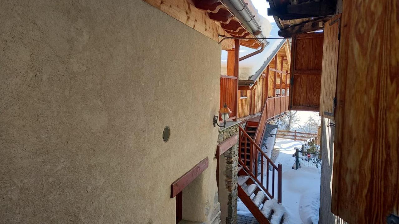 Eco Chalet Maison Dominique Challand-Saint-Anselme Екстериор снимка