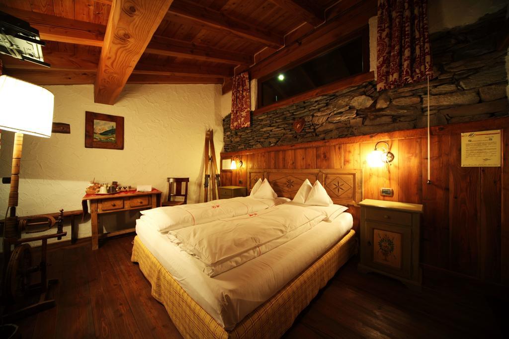 Eco Chalet Maison Dominique Challand-Saint-Anselme Екстериор снимка