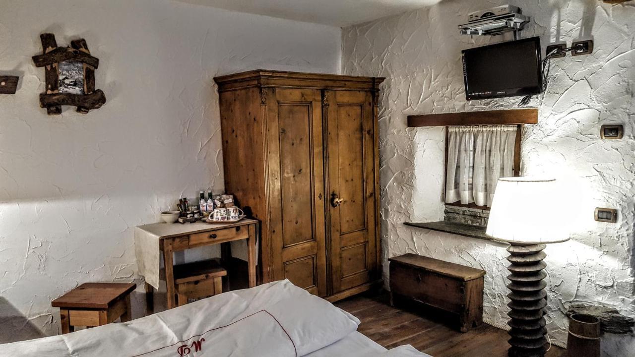 Eco Chalet Maison Dominique Challand-Saint-Anselme Екстериор снимка