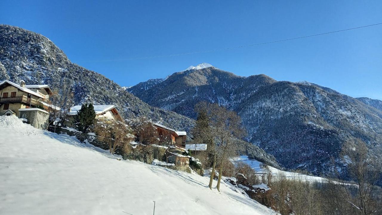 Eco Chalet Maison Dominique Challand-Saint-Anselme Екстериор снимка