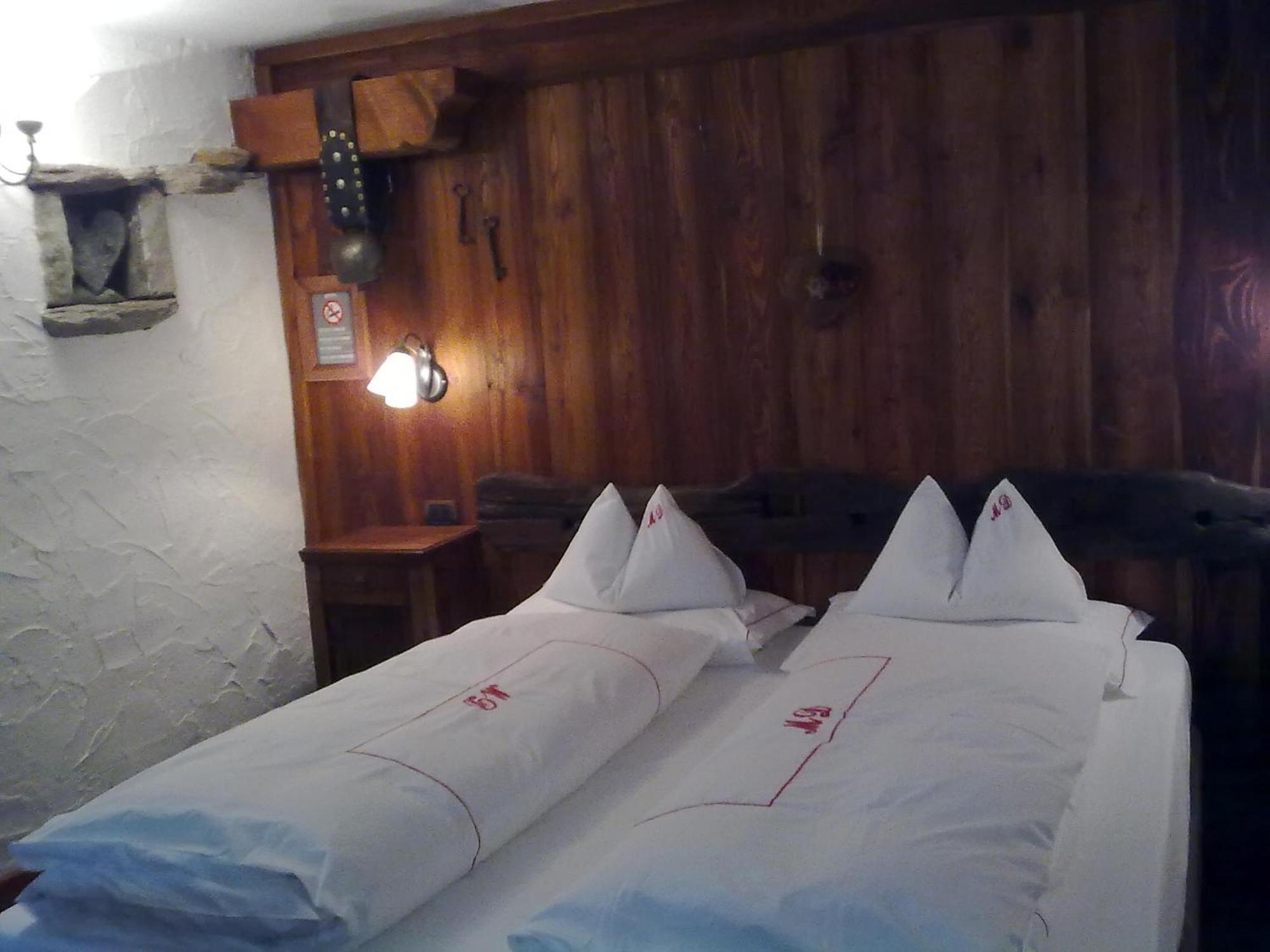 Eco Chalet Maison Dominique Challand-Saint-Anselme Екстериор снимка