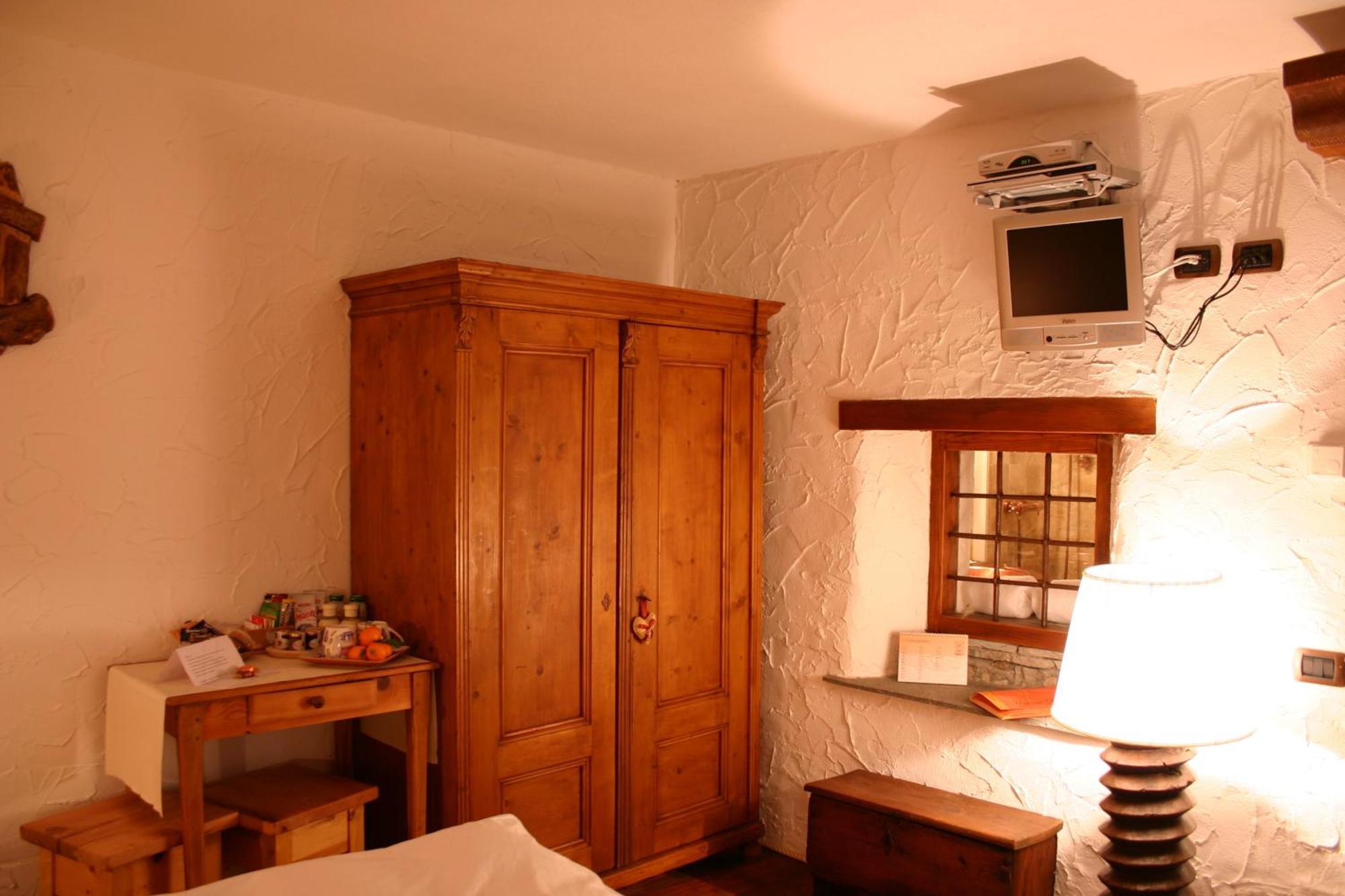 Eco Chalet Maison Dominique Challand-Saint-Anselme Екстериор снимка