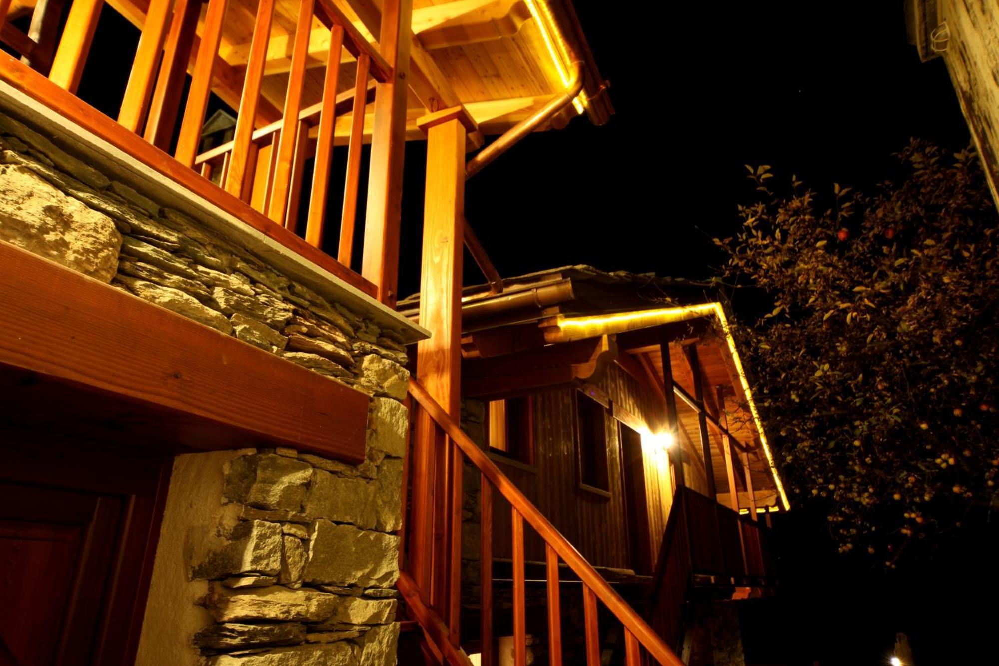 Eco Chalet Maison Dominique Challand-Saint-Anselme Екстериор снимка